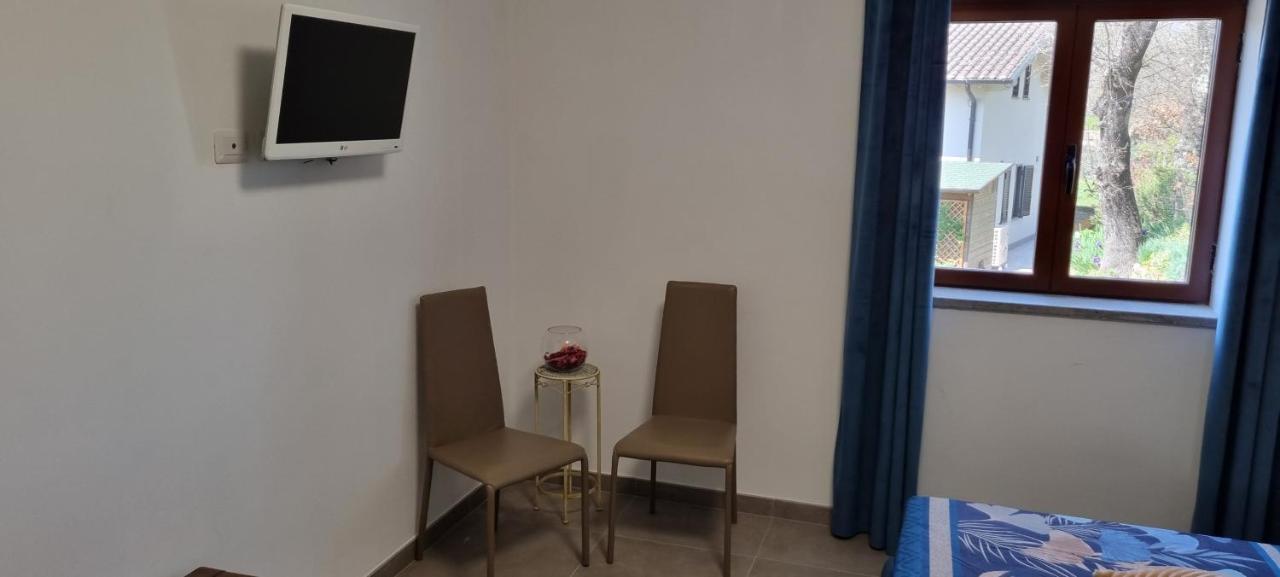Oltre La Siepe Apartment Nepi Eksteriør billede